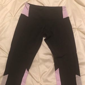 Gently used Lululemon Wunder Under Crop size 4